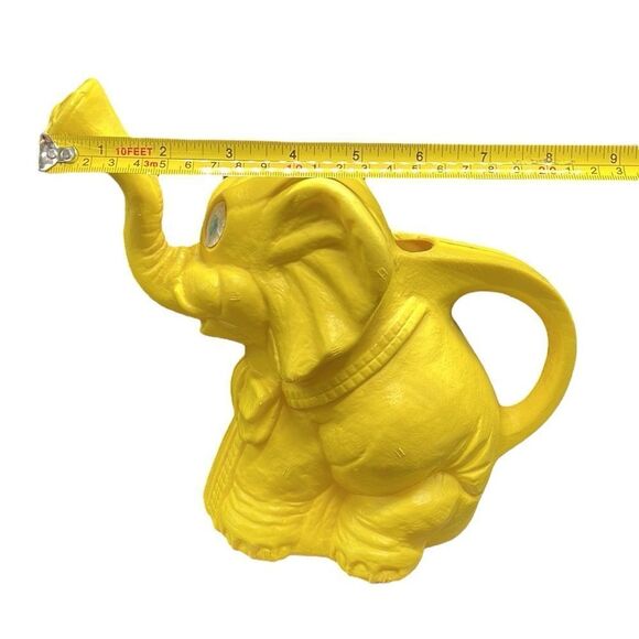 Vintage Watering Can Elephant OHIO ART Yellow Plastic Blow Mold Gardening - Picture 12 of 12